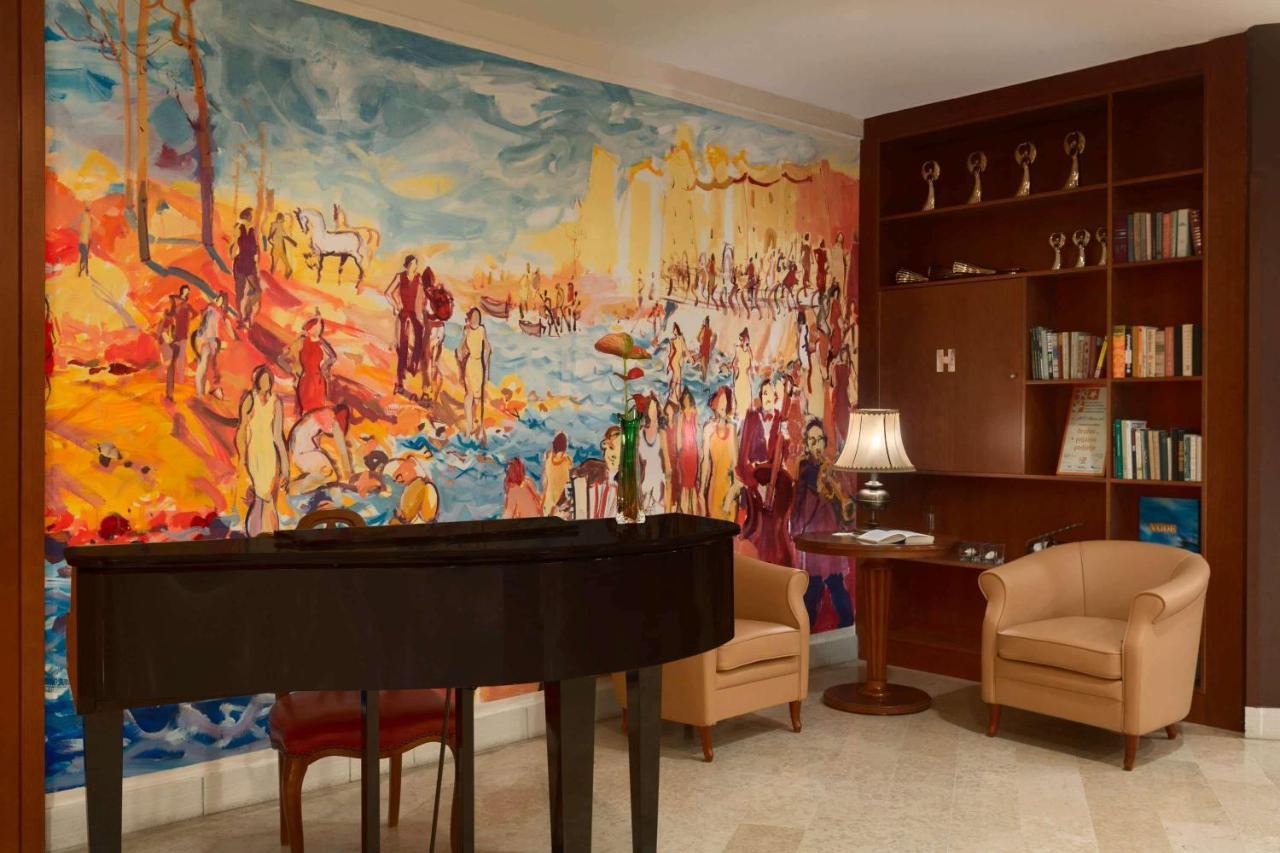Ramada 4*